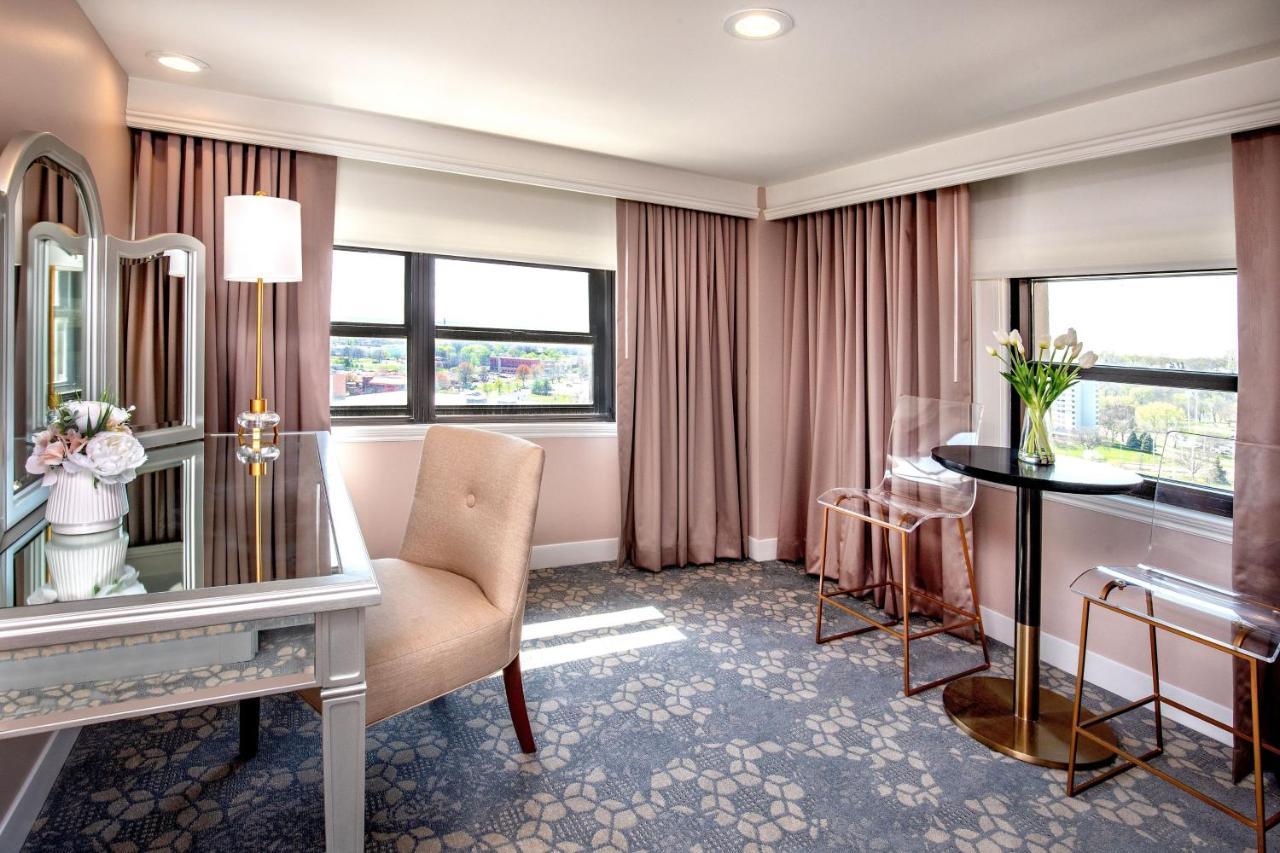 Готель Peoria Marriott Pere Marquette Екстер'єр фото