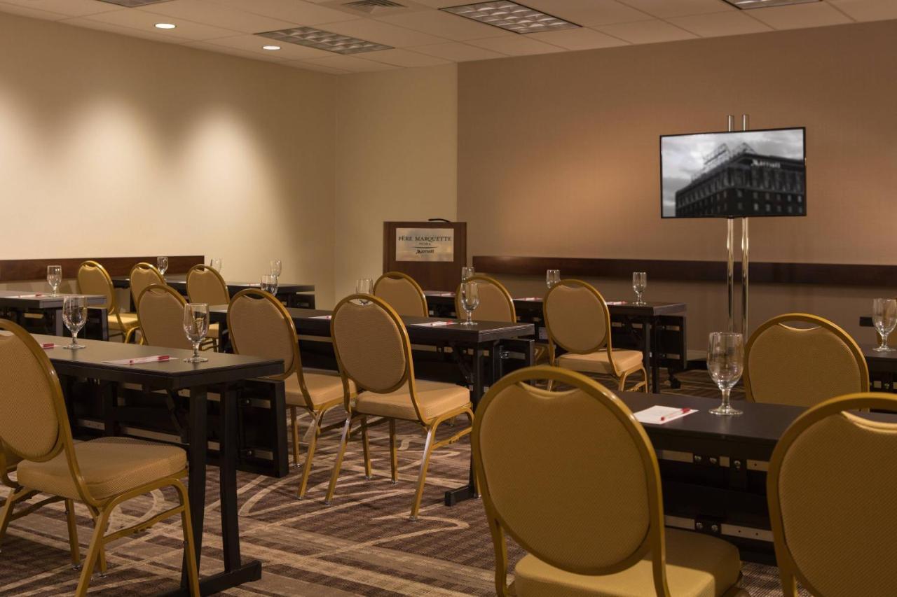 Готель Peoria Marriott Pere Marquette Екстер'єр фото
