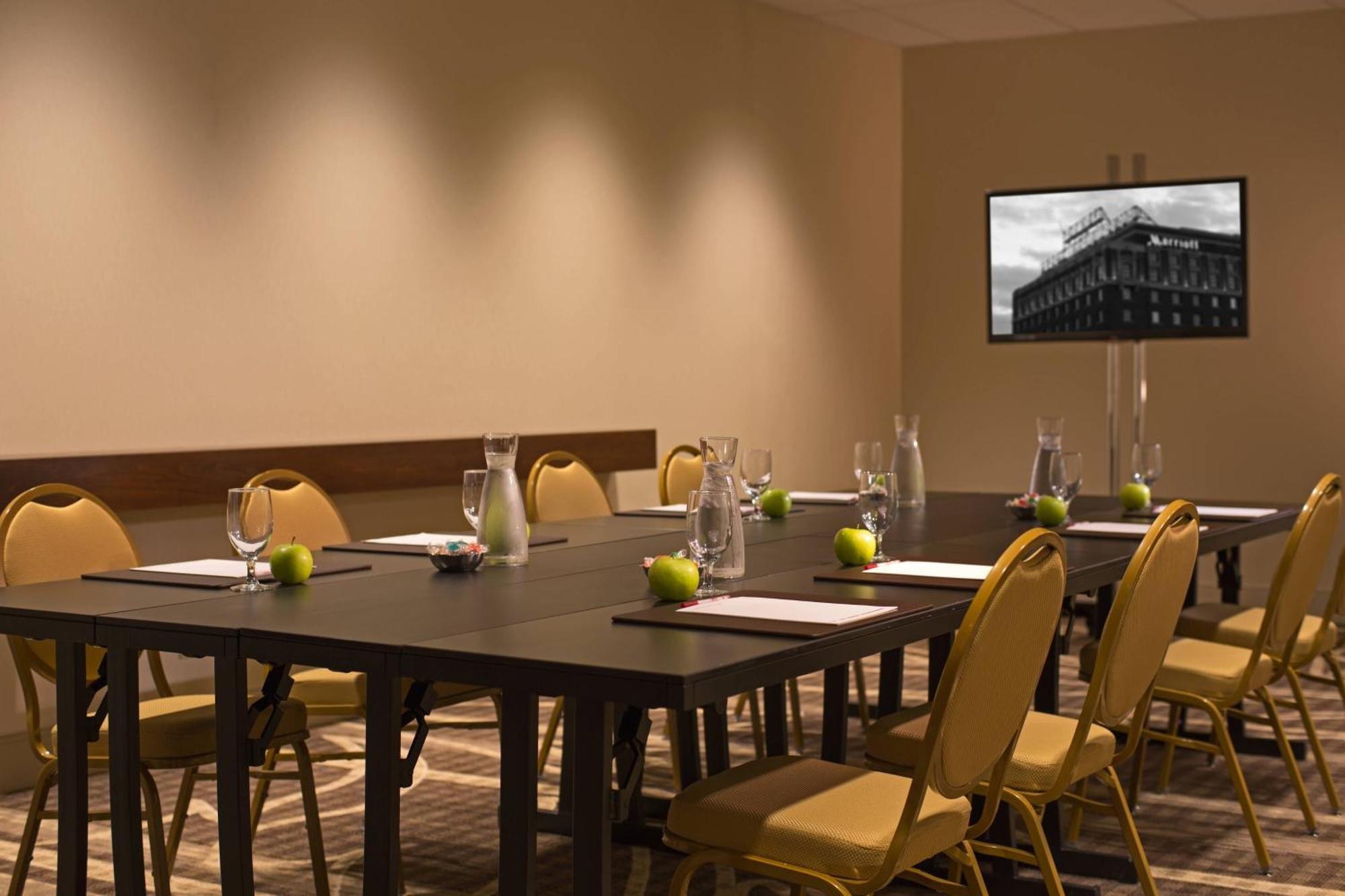 Готель Peoria Marriott Pere Marquette Екстер'єр фото